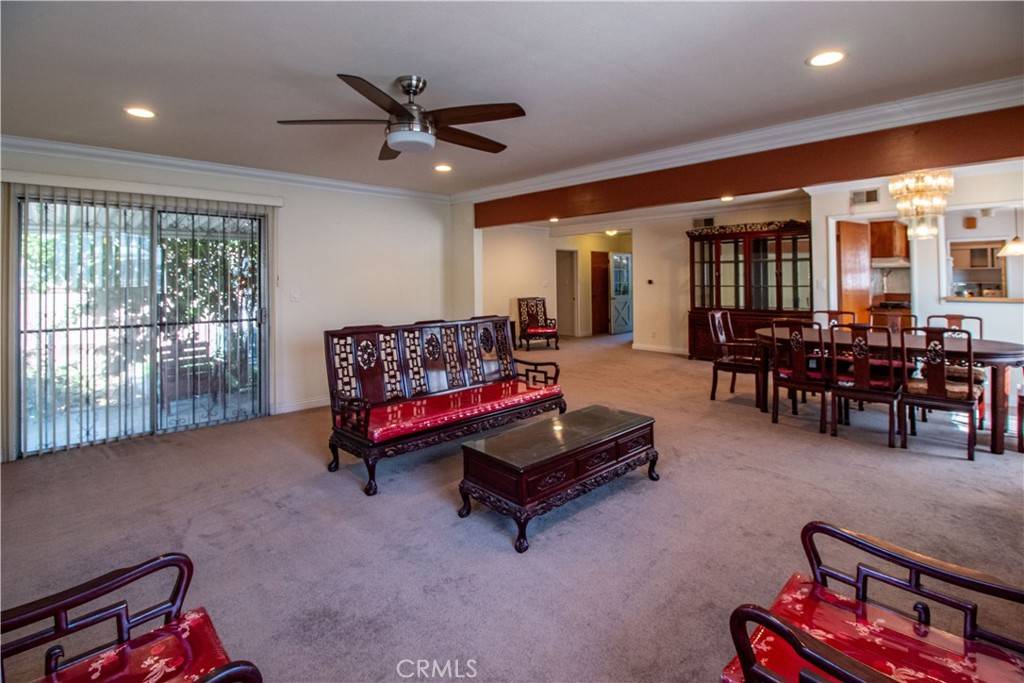 Montebello, CA 90640,121 W Avenida De La Merced