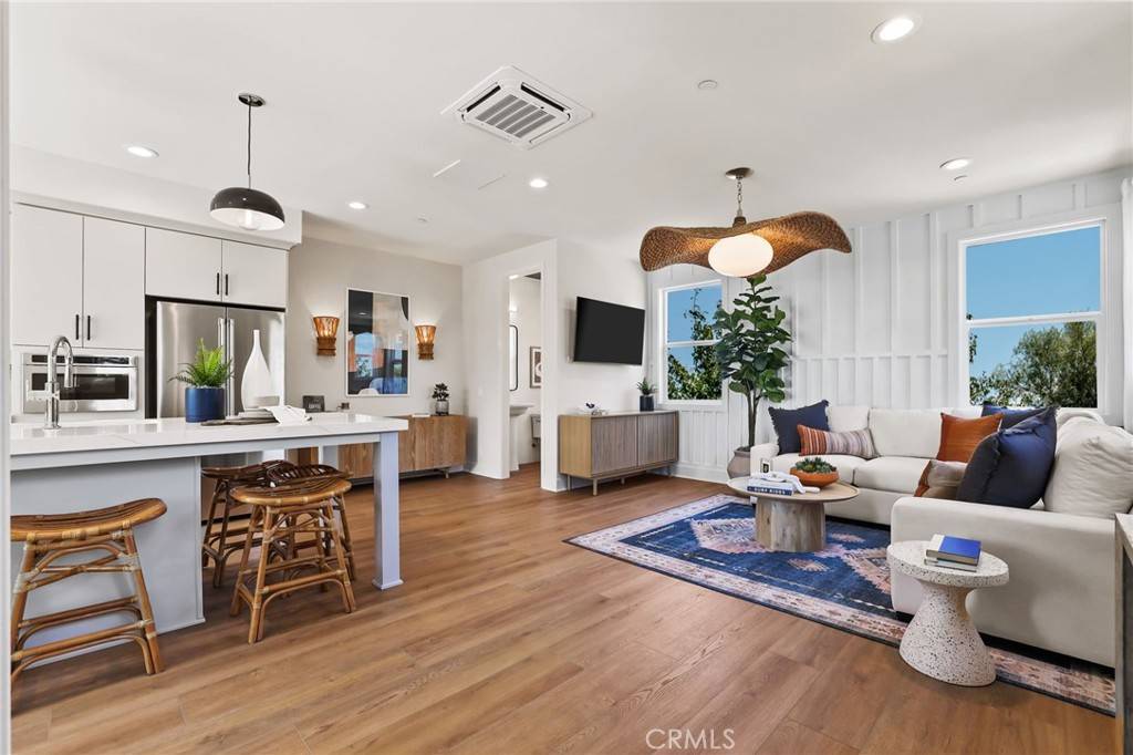 Huntington Beach, CA 92648,19041 Main ST #109