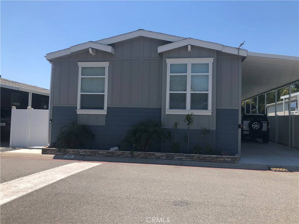 Corona, CA 92878,4901 Green River RD #268