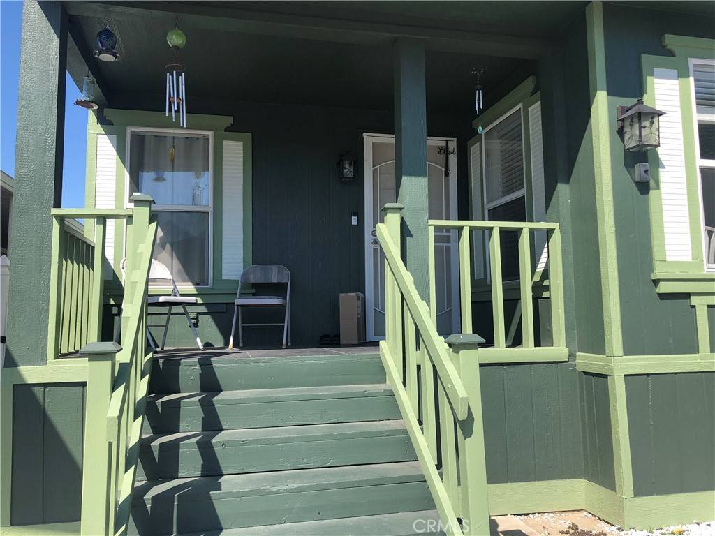 Corona, CA 92878,4901 Green River RD #20