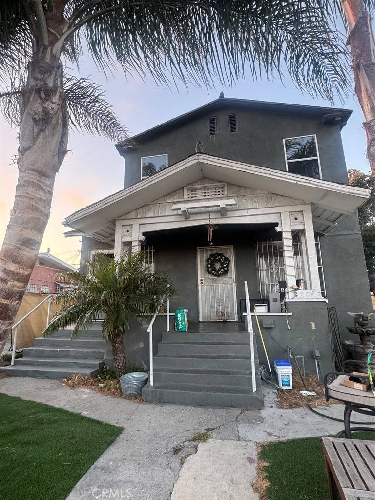 Los Angeles, CA 90003,207 W 85th PL