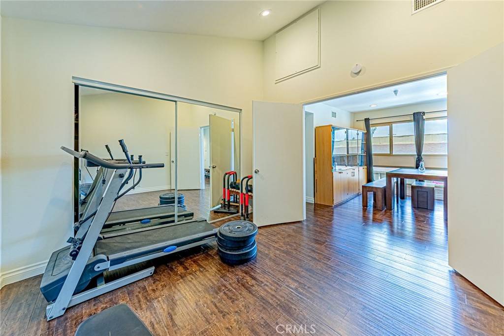 Cypress, CA 90630,5401 Twin Lakes DR