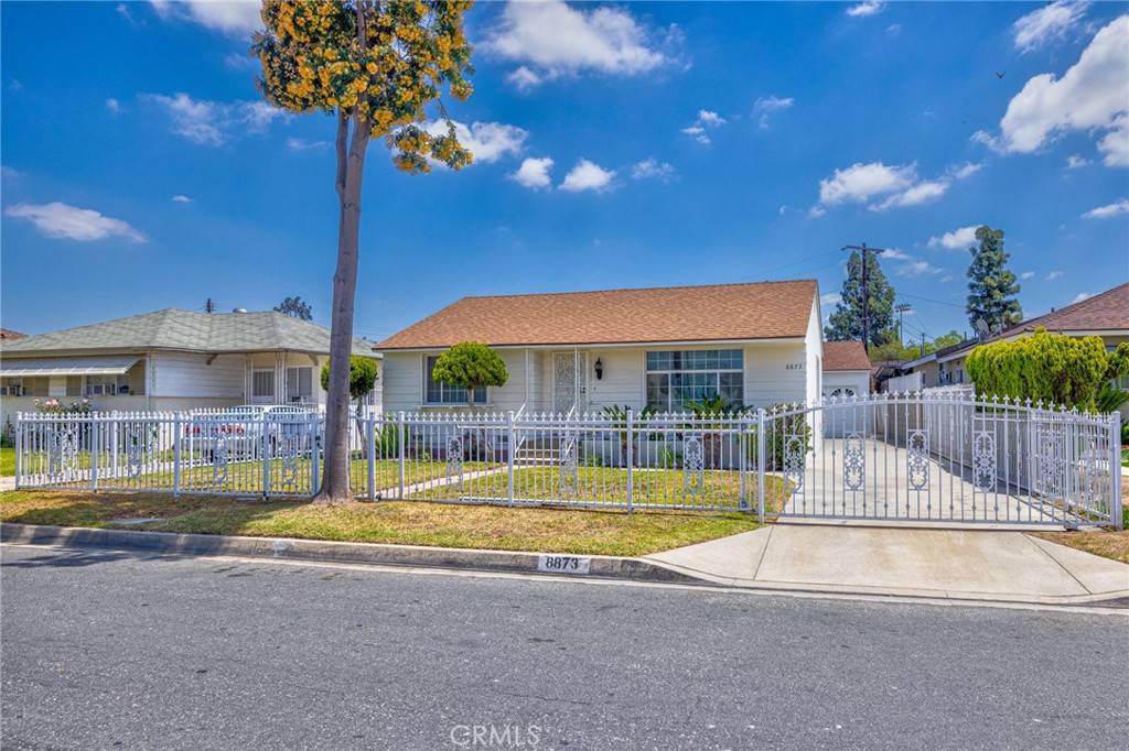 Pico Rivera, CA 90660,8873 Coolhurst DR
