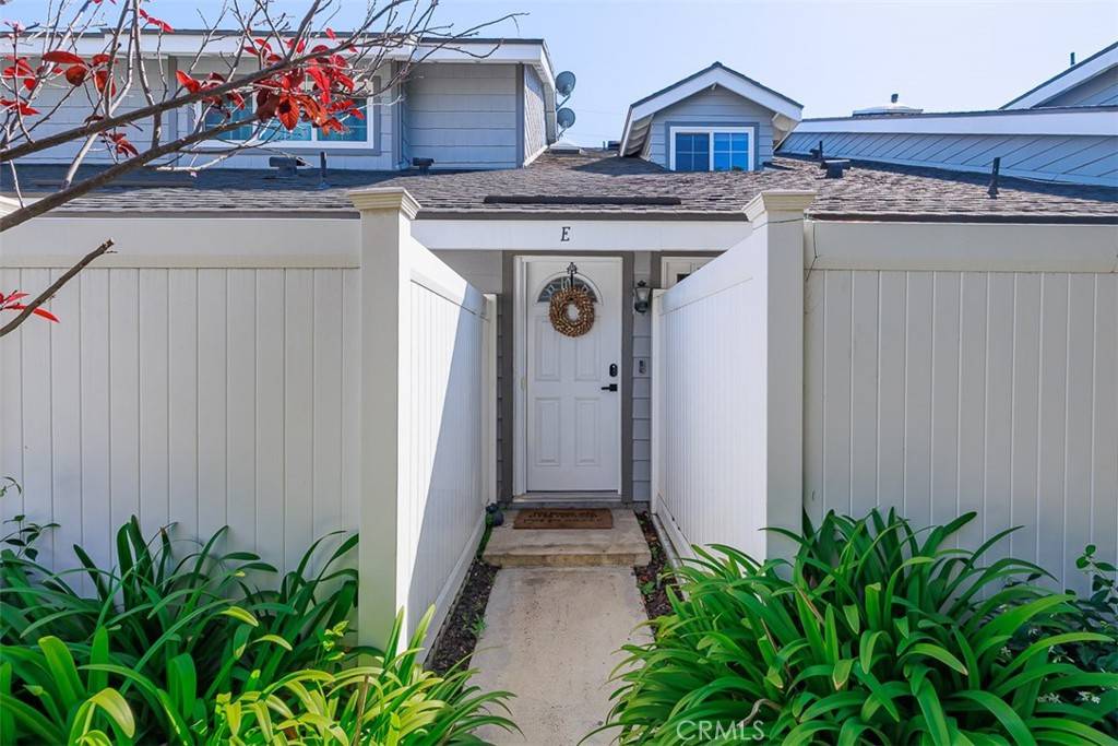 Tustin, CA 92780,1052 Walnut ST #E