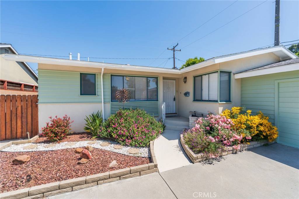Lakewood, CA 90712,2433 Dollar ST