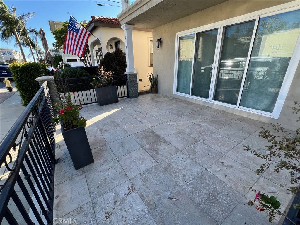 Seal Beach, CA 90740,113 7th ST