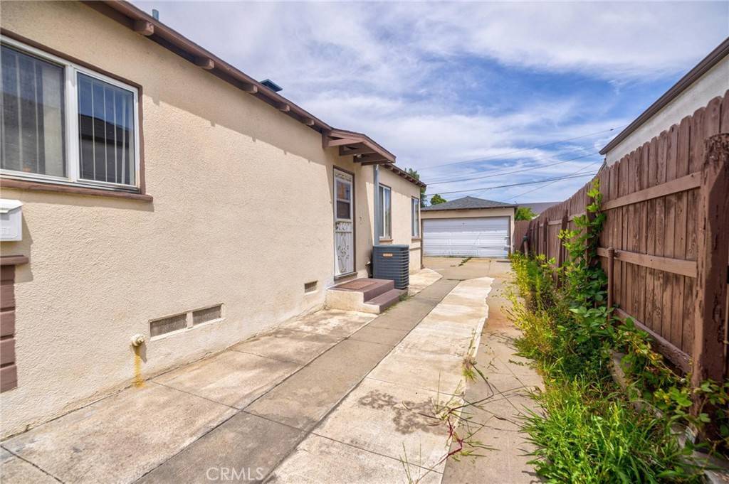 Montebello, CA 90640,140 N Greenwood AVE