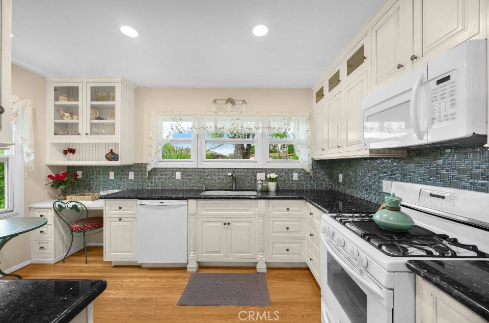Fullerton, CA 92832,137 Hillcrest DR