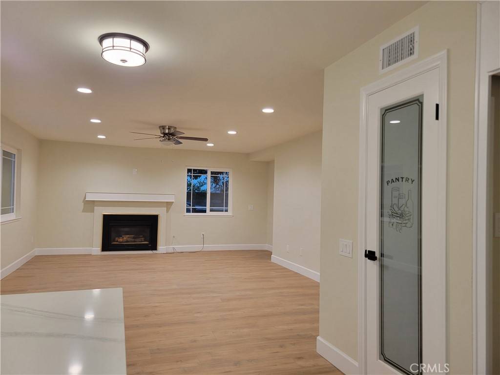 2848 Jadestone AVE Simi Valley, CA 93063