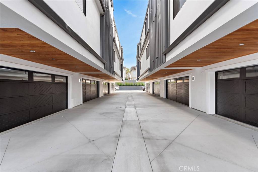 Newport Beach, CA 92660,20462 Santa Ana Ave #G