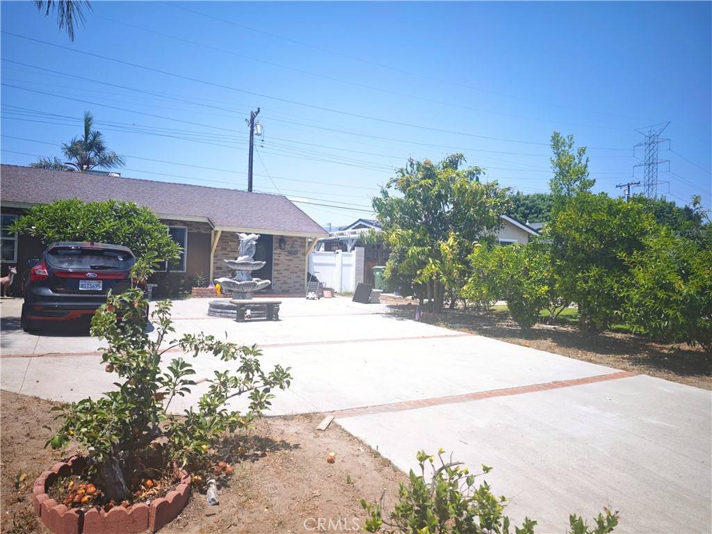 Covina, CA 91722,18565 E Gallarno DR