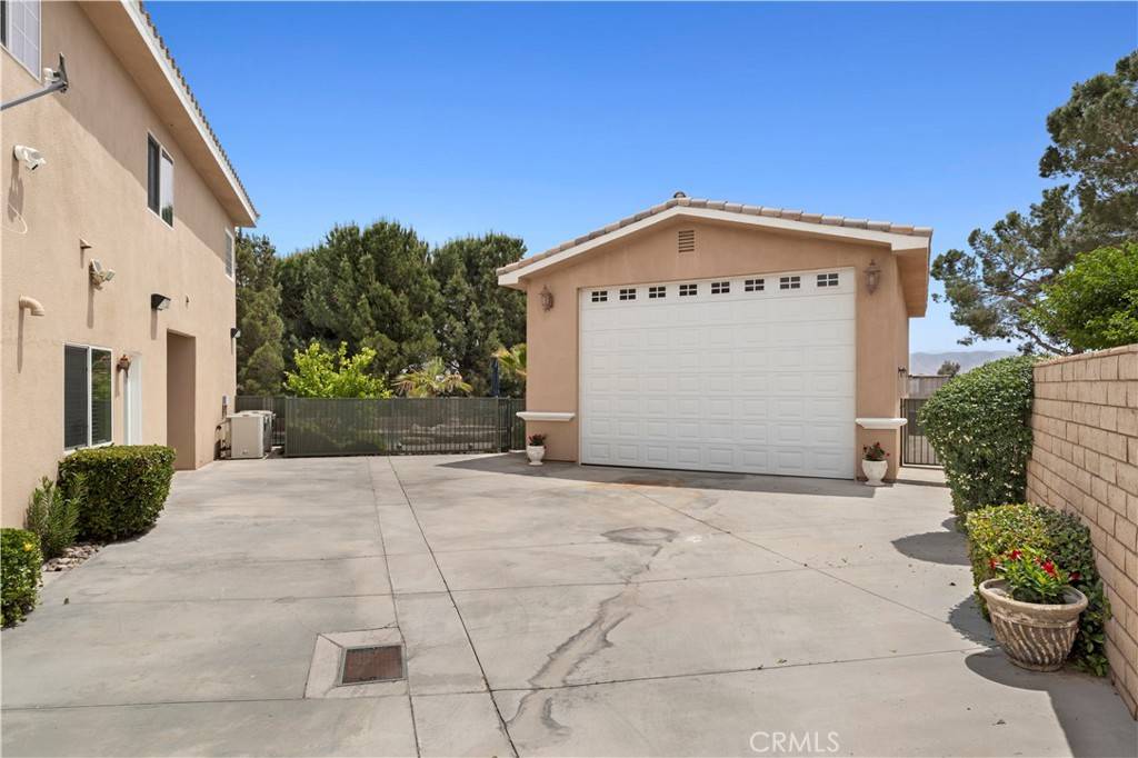 Victorville, CA 92395,13985 Evergreen LN