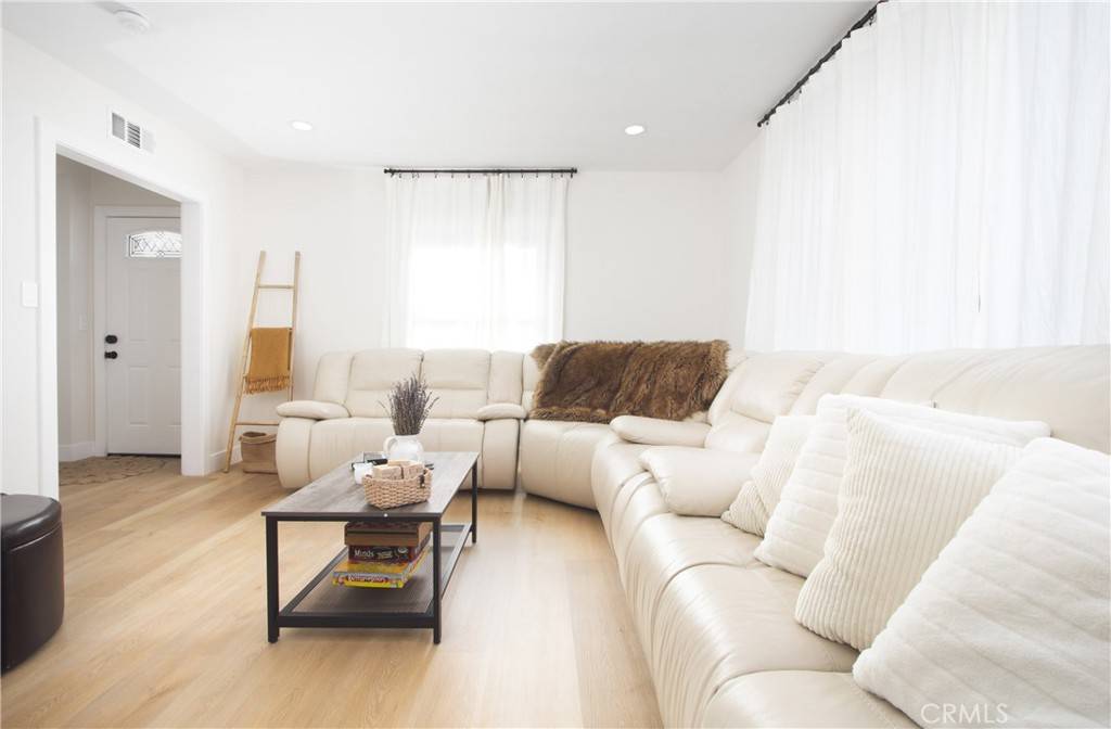 Tustin, CA 92780,12842 Elizabeth WAY