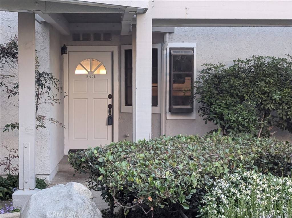 Huntington Beach, CA 92649,4682 Warner AVE #B102