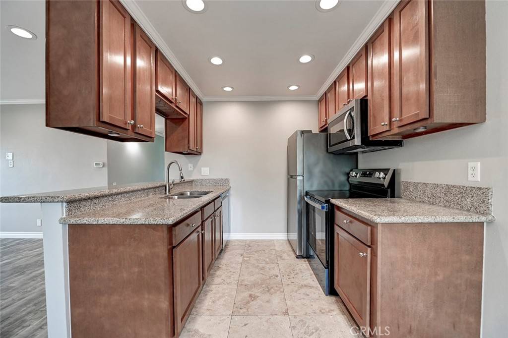 Lake Forest, CA 92630,21981 Rimhurst DR #154