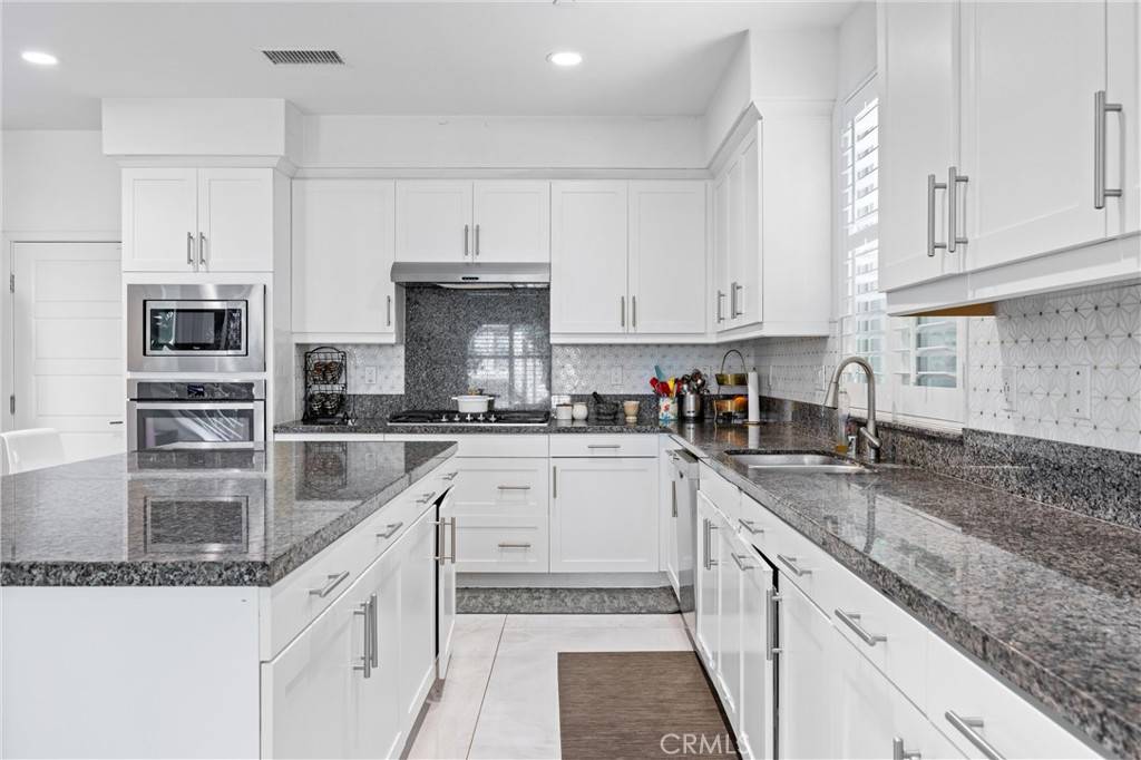 Irvine, CA 92618,181 Carmine