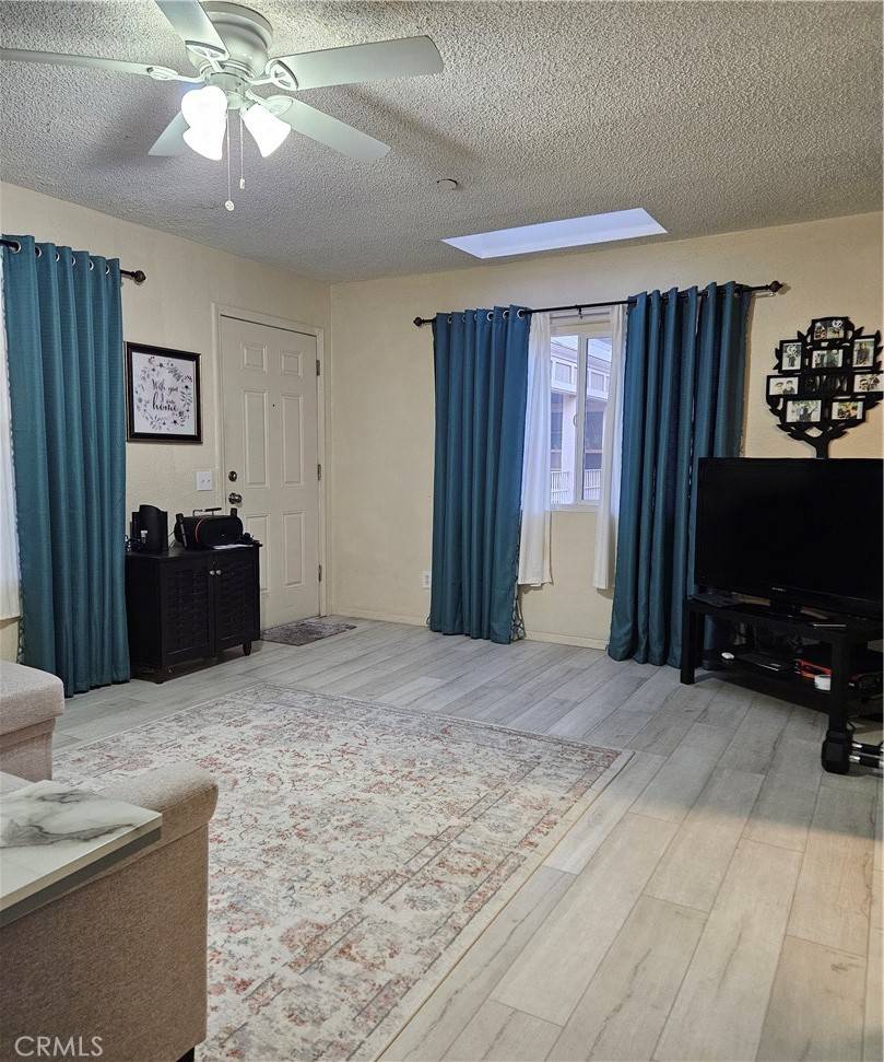 Santa Ana, CA 92701,306 E Chestnut AVE #F