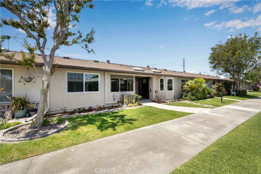 Seal Beach, CA 90740,1540 Northwood RD #270E