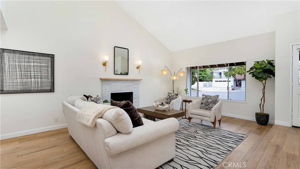15061 Glass CIR Irvine, CA 92604
