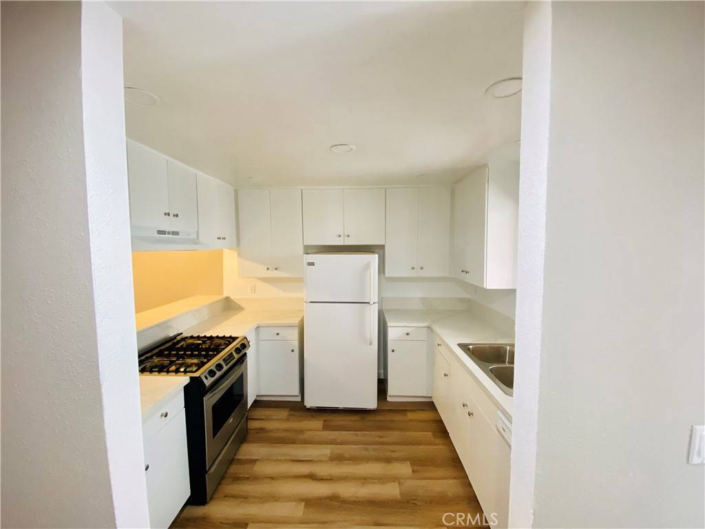 1061 Dawson AVE Long Beach, CA 90804