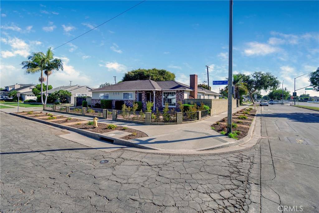 Long Beach, CA 90815,2206 Radnor AVE