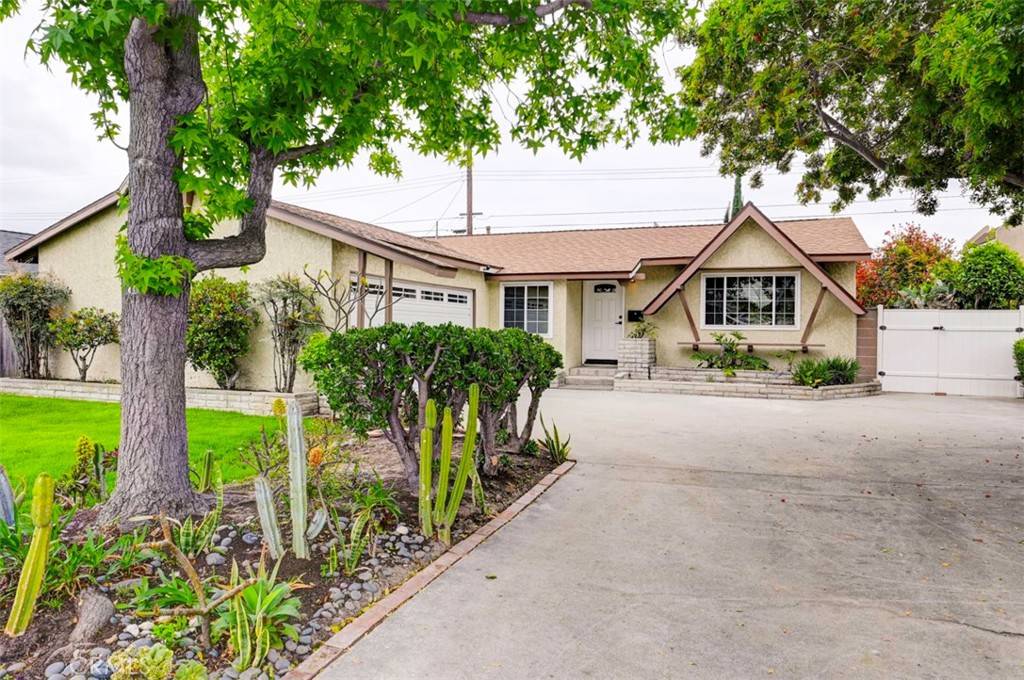 Stanton, CA 90680,7556 Cody DR