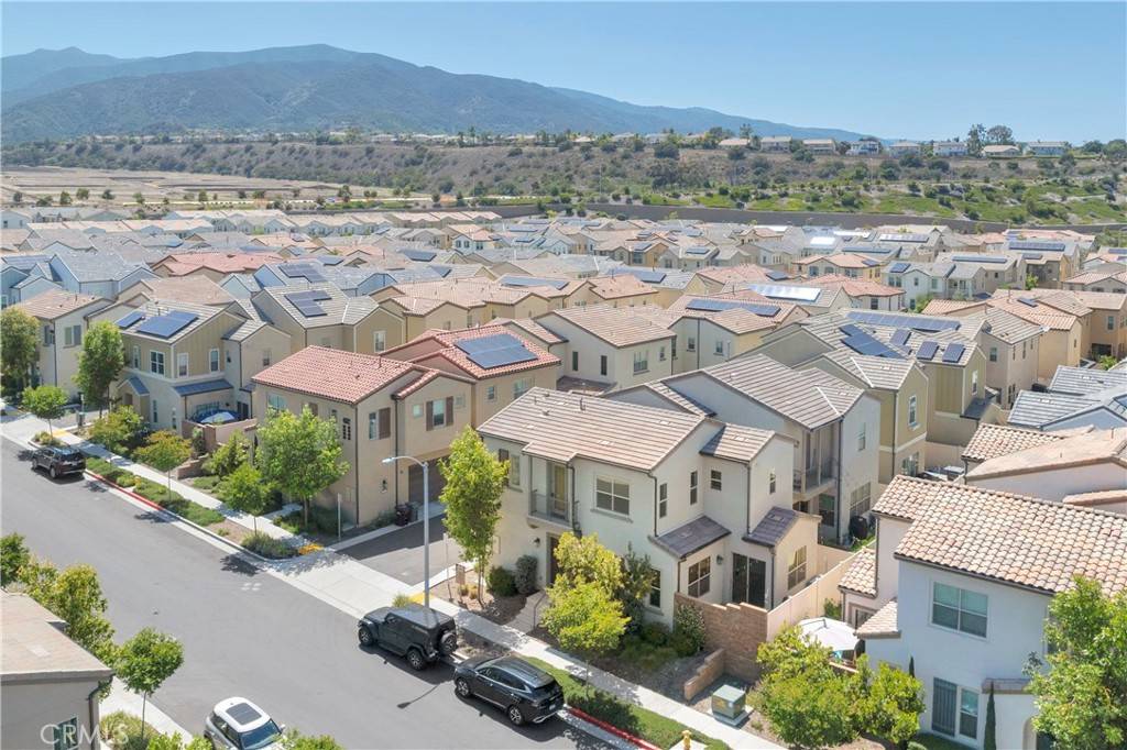 Corona, CA 92883,4172 Horvath ST #101
