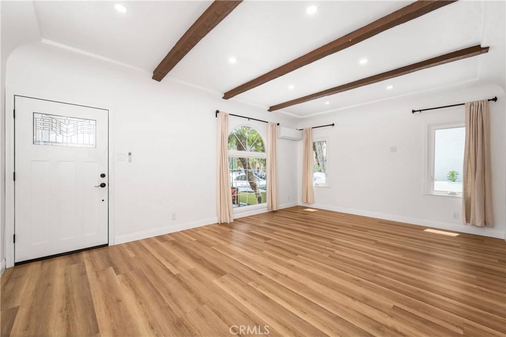 Long Beach, CA 90803,173 Santa Ana AVE