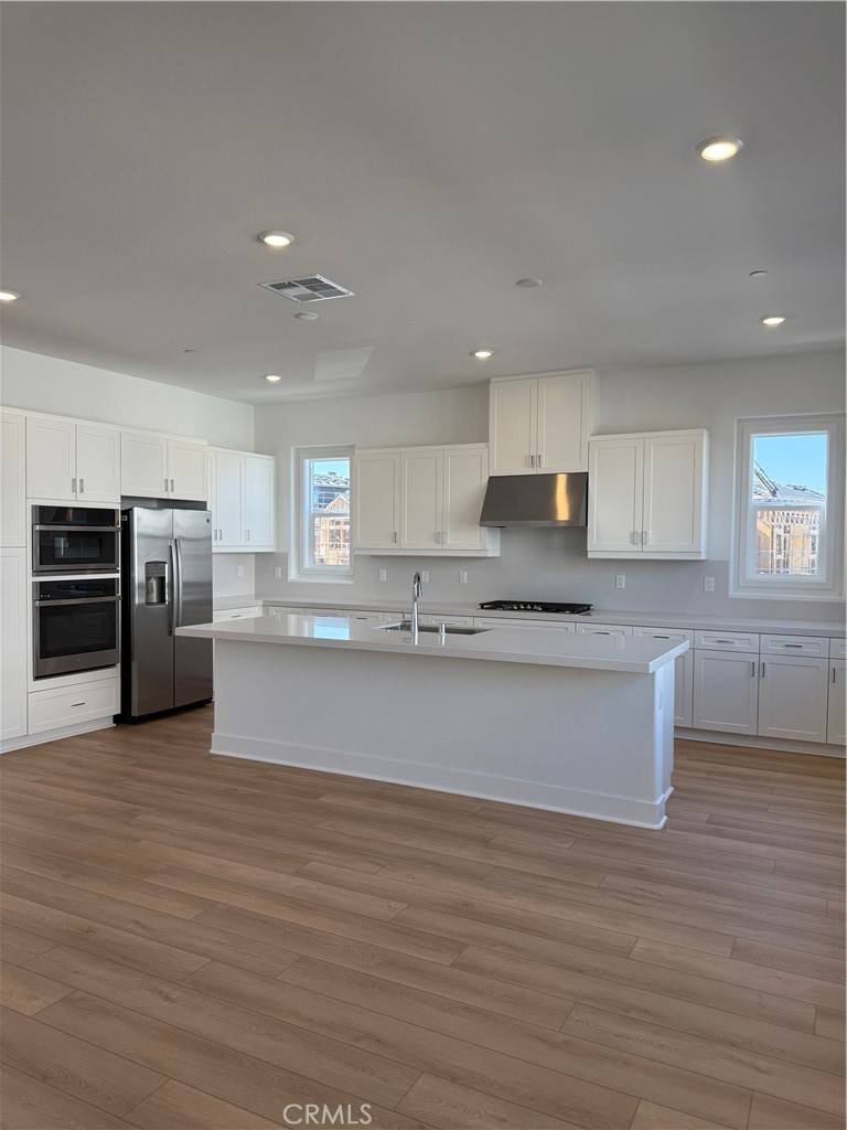 Irvine, CA 92618,105 Proctor