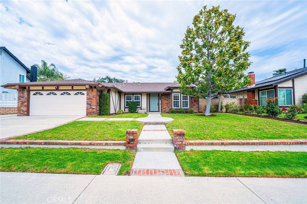 Yorba Linda, CA 92887,5940 Avenida Antigua