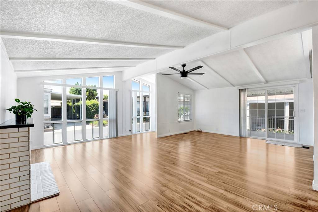 Anaheim, CA 92801,1919 W Coronet #62