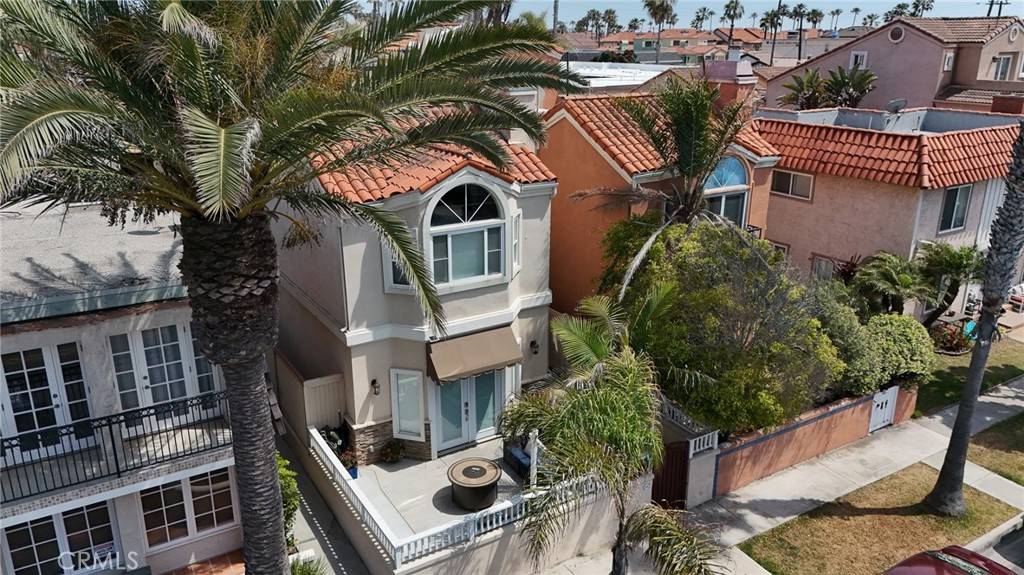 Huntington Beach, CA 92648,216 16th ST