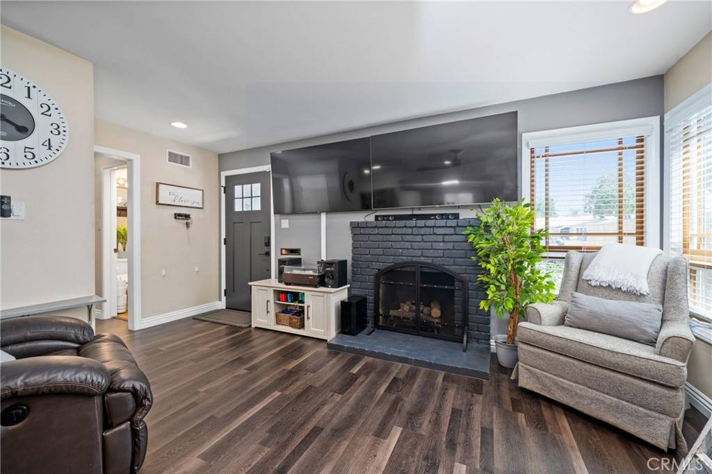 Orange, CA 92867,1246 E Monroe AVE