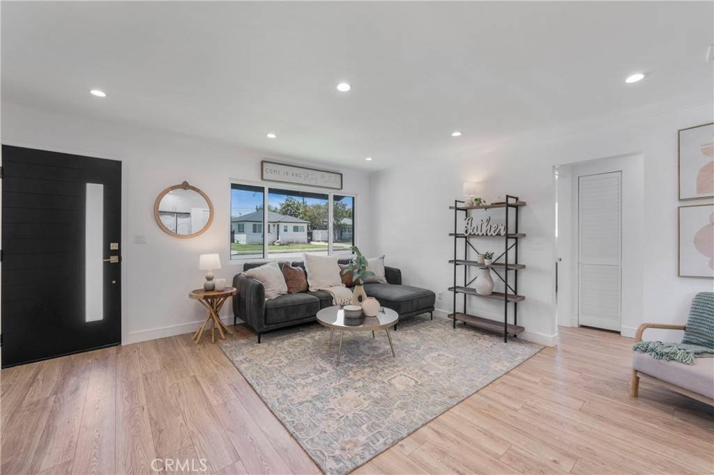 Brea, CA 92821,212 Oak PL