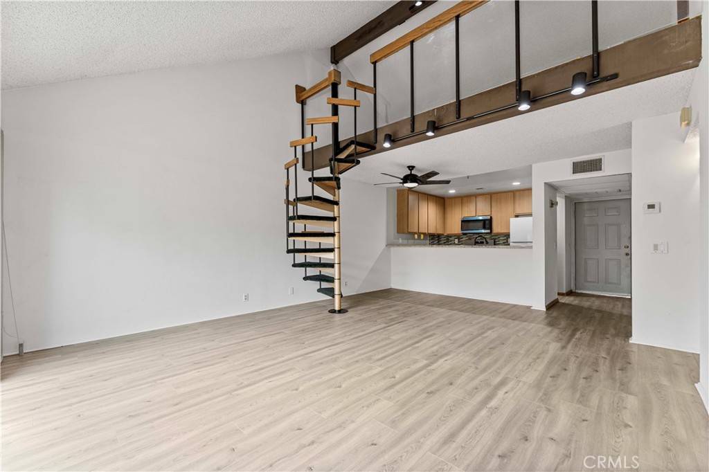 Irvine, CA 92618,105 Tangelo #400