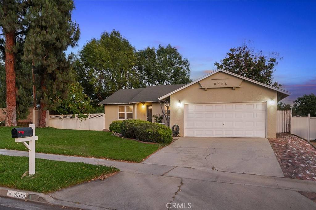 Riverside, CA 92504,8506 Conway DR