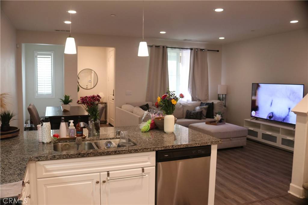 Ontario, CA 91762,3287 E Wild Horse Privado #4