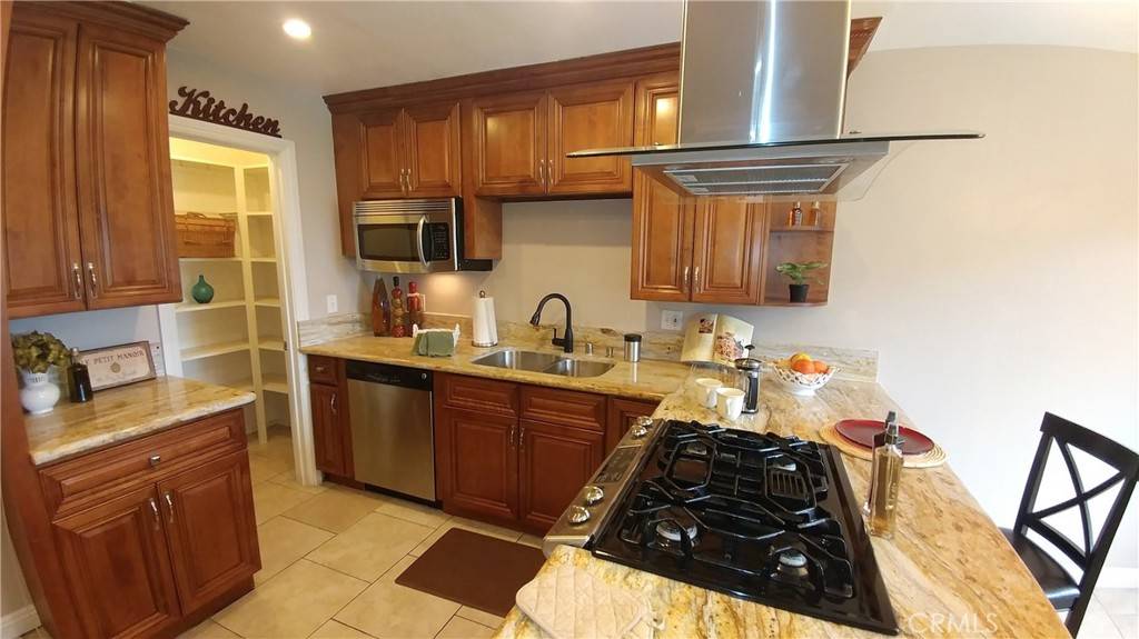 Tustin, CA 92780,12700 Newport AVE #36