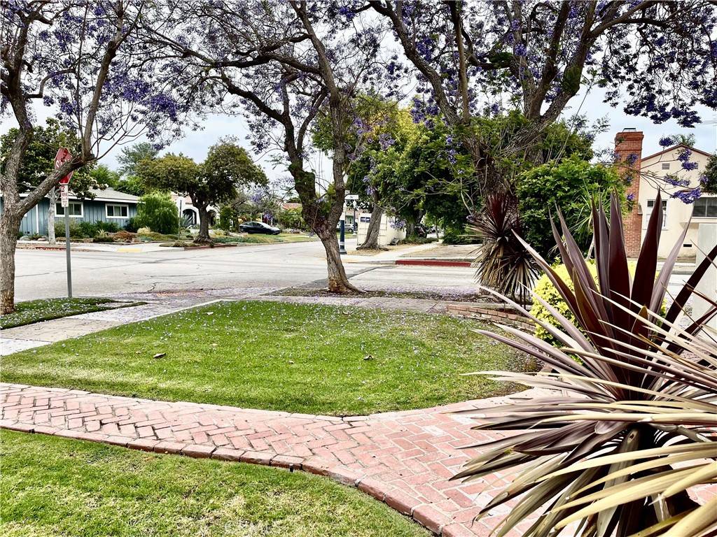 Long Beach, CA 90807,3601 Cerritos AVE