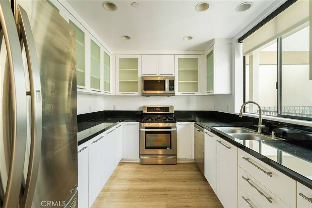 Glendale, CA 91205,230 S Jackson ST #309