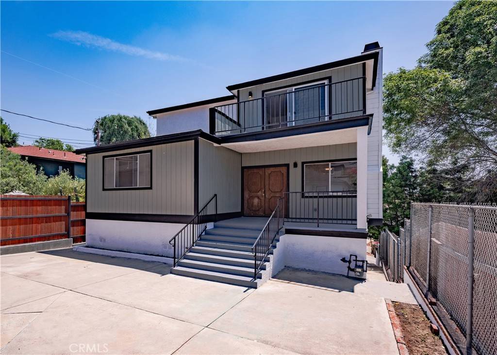 Los Angeles, CA 90026,1522 N Benton WAY