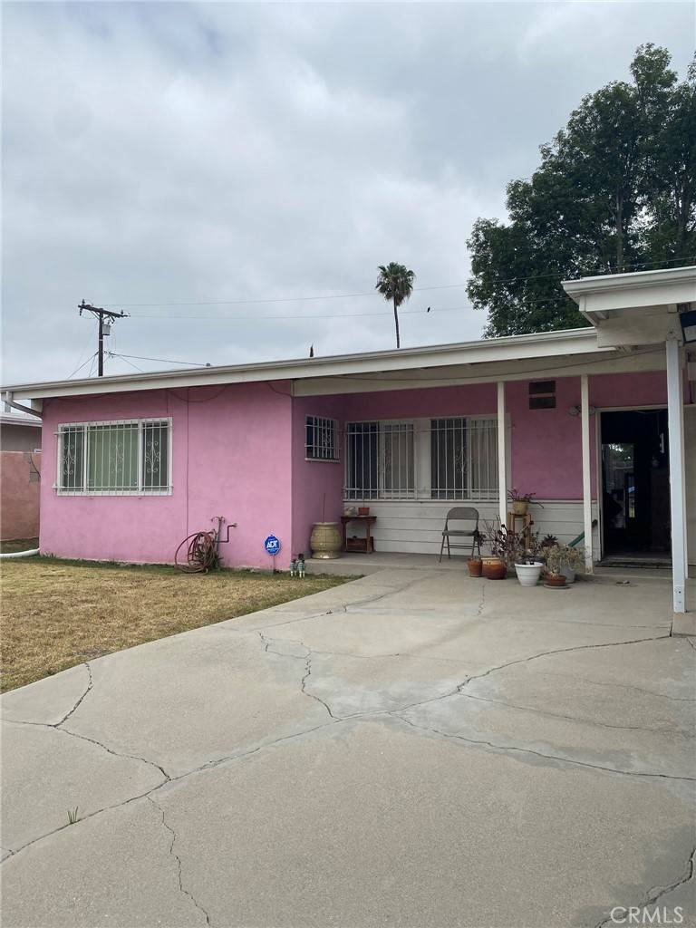 Compton, CA 90220,1713 W 165th ST