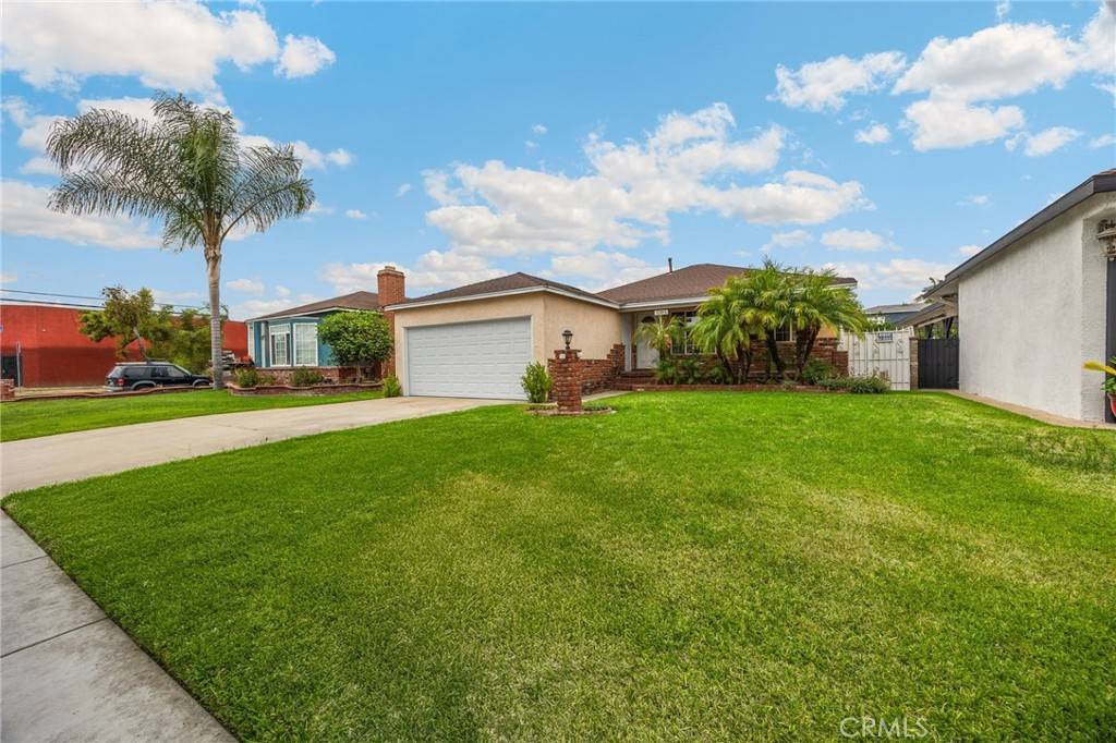 South Gate, CA 90280,10815 Amery AVE