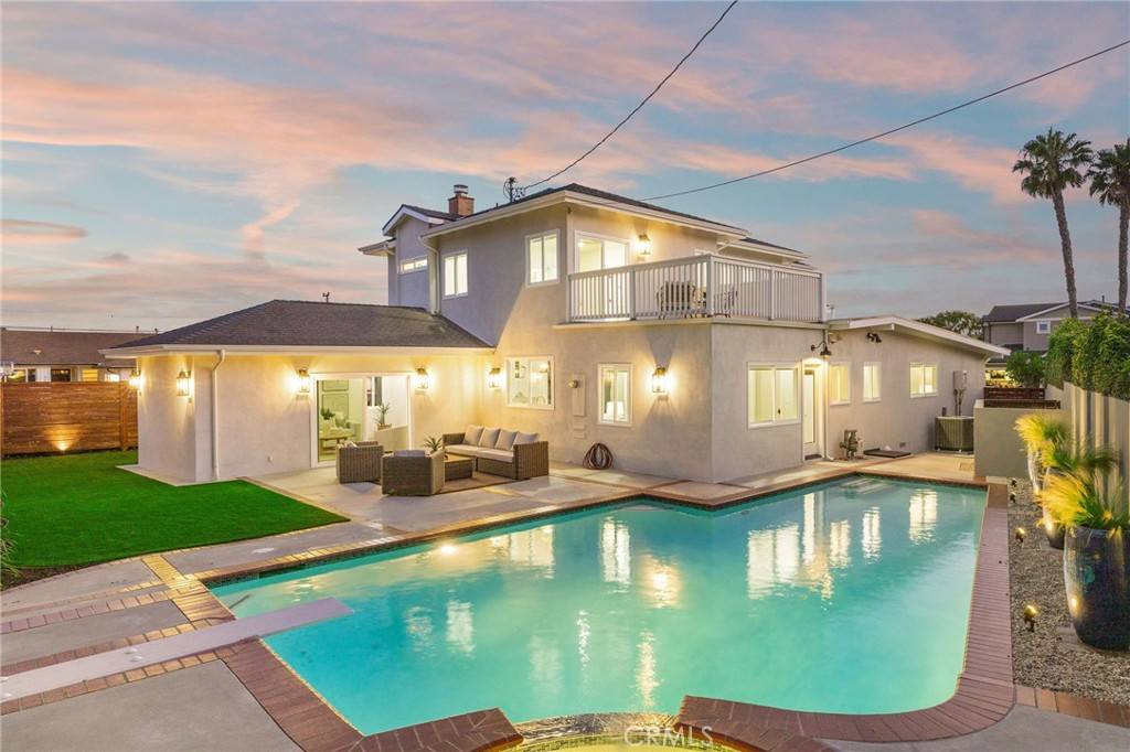 Seal Beach, CA 90740,245 Surf PL