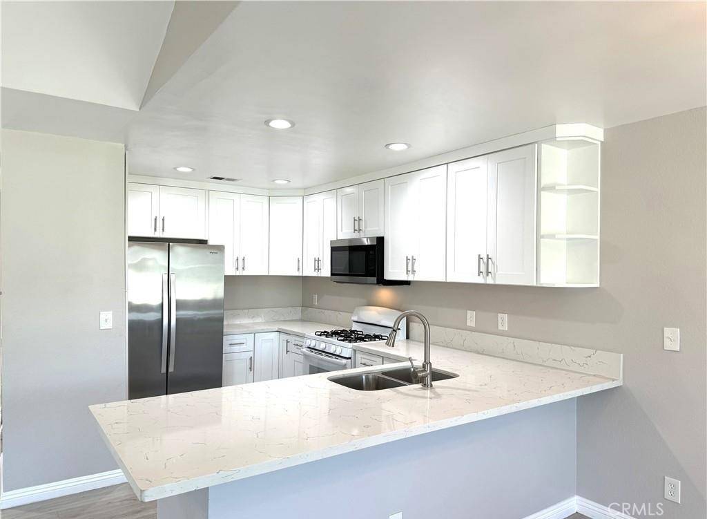 Orange, CA 92868,700 W Walnut AVE #8