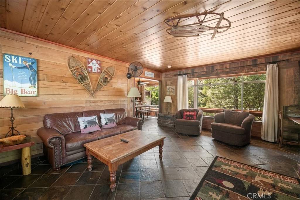 Big Bear Lake, CA 92315,39989 Hillcrest DR