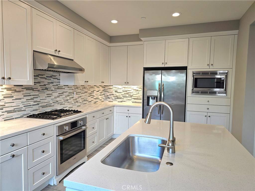 Irvine, CA 92618,217 Excursion