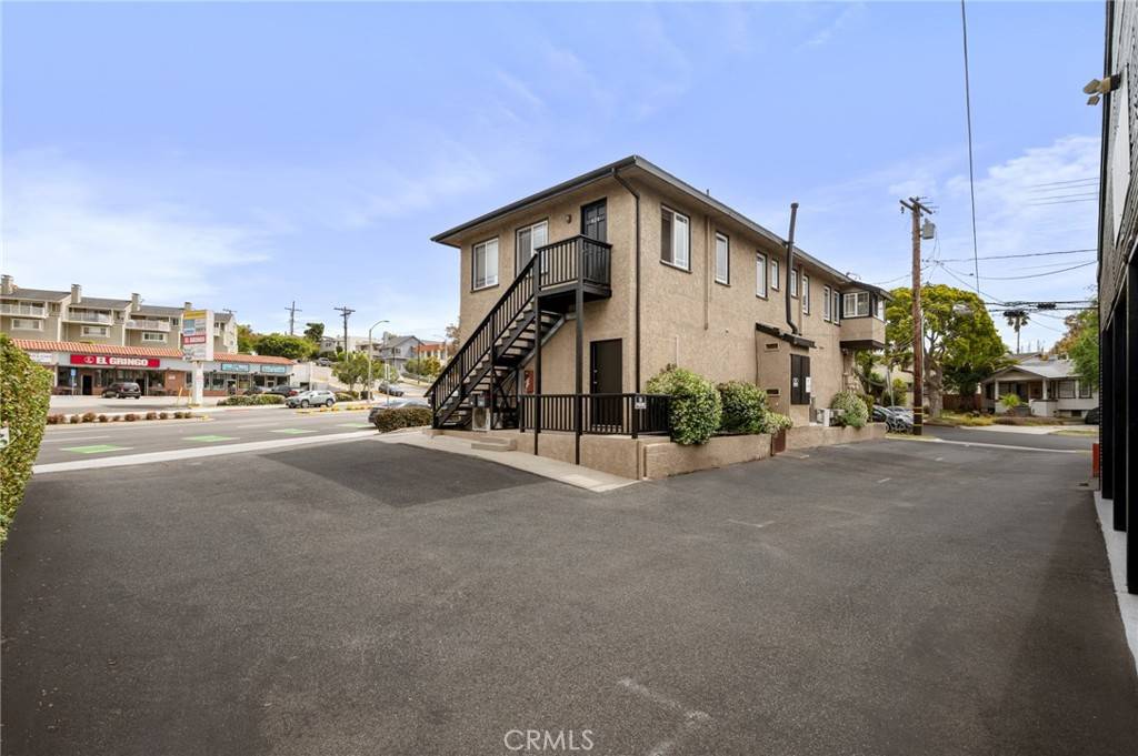 Redondo Beach, CA 90277,832 Torrance BLVD