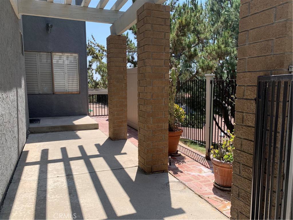 Fullerton, CA 92831,2400 N North Creek LN