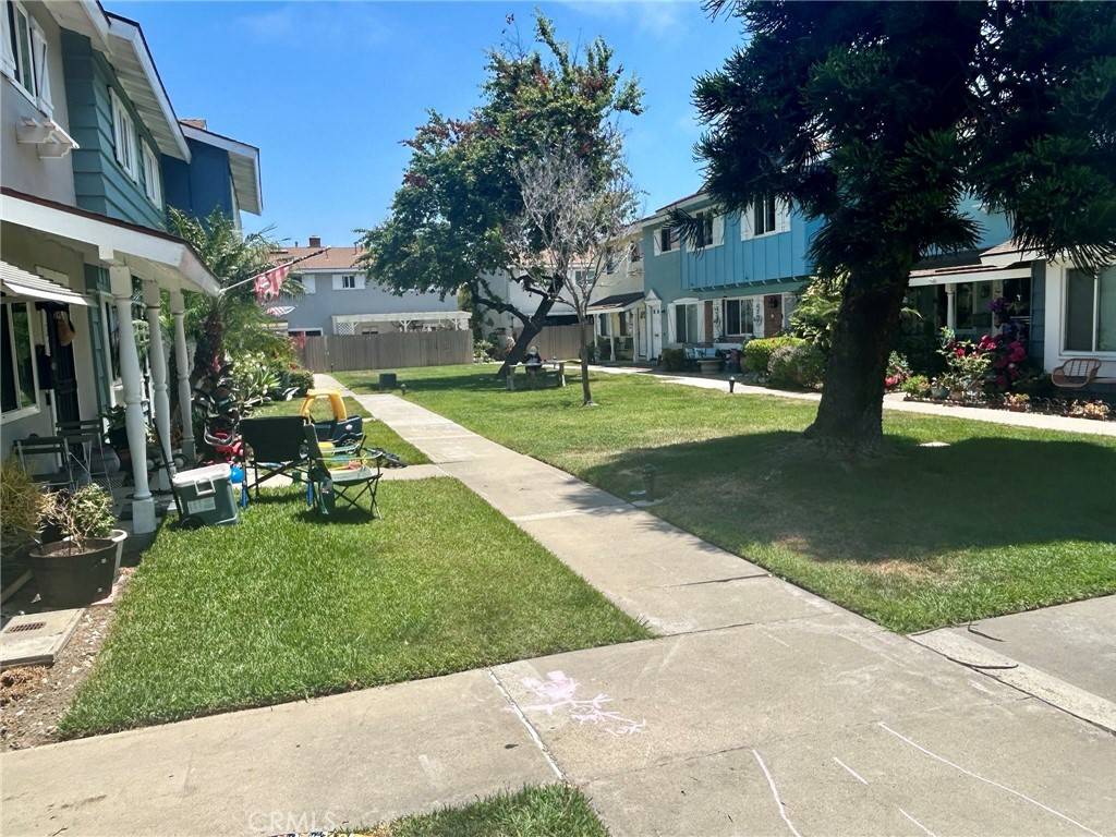 Huntington Beach, CA 92646,10156 Holburn DR